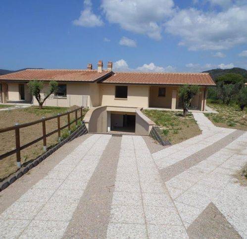 casa indipendente in vendita a Castiglione della Pescaia in zona Roccamare