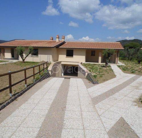 casa indipendente in vendita a Castiglione della Pescaia in zona Punta Ala