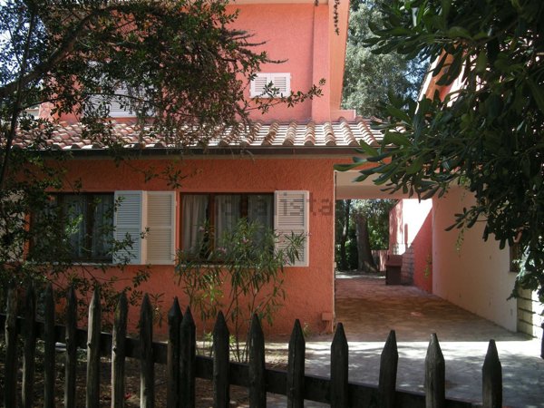 casa indipendente in vendita a Castiglione della Pescaia in zona Punta Ala
