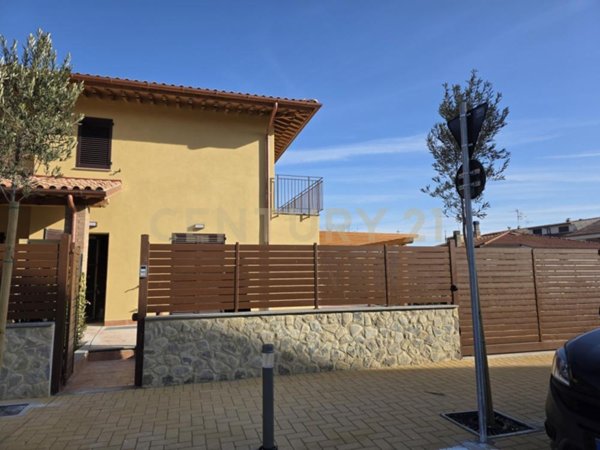 casa indipendente in vendita a Castiglione della Pescaia in zona Ampio