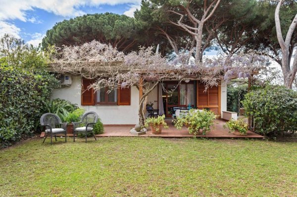 casa indipendente in vendita a Castiglione della Pescaia in zona Punta Ala