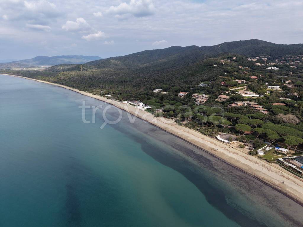 casa indipendente in vendita a Castiglione della Pescaia in zona Punta Ala