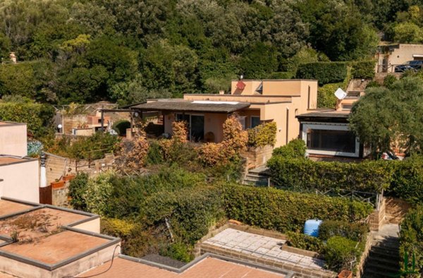 casa indipendente in vendita a Castiglione della Pescaia in zona Punta Ala