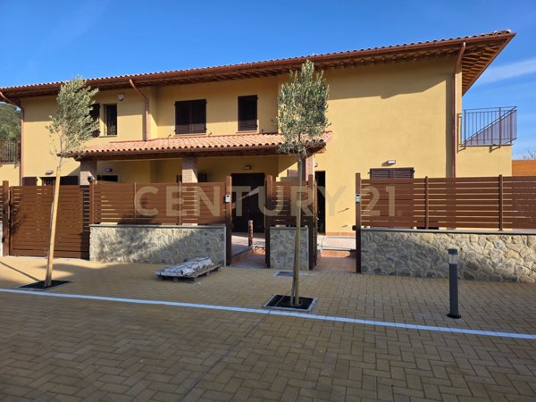 casa indipendente in vendita a Castiglione della Pescaia in zona Ampio