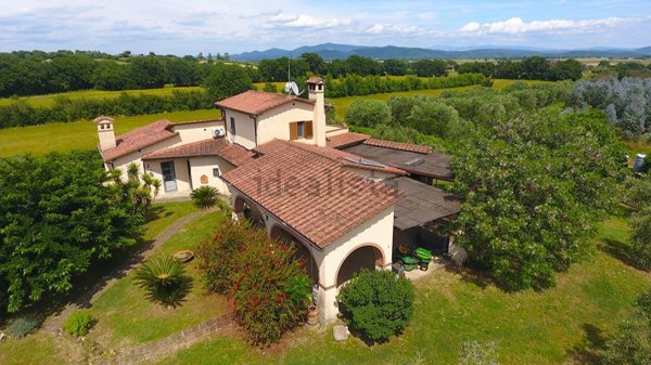 casa indipendente in vendita a Castiglione della Pescaia in zona Vetulonia