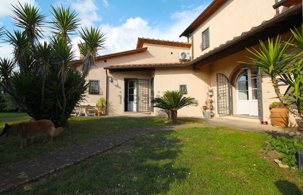 casa indipendente in vendita a Castiglione della Pescaia in zona Ampio