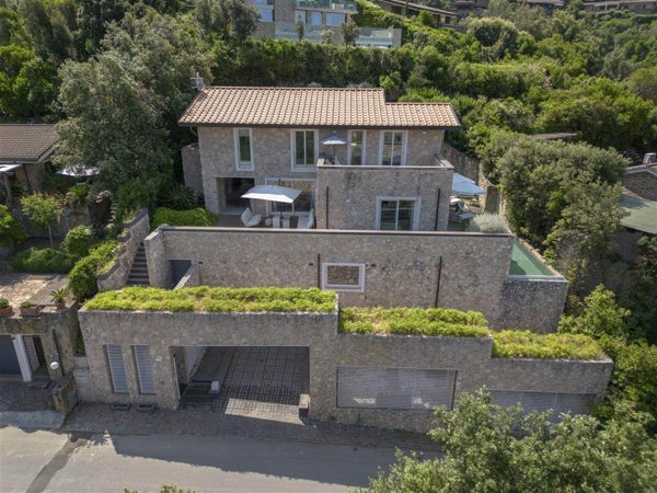 casa indipendente in vendita a Castiglione della Pescaia in zona Punta Ala