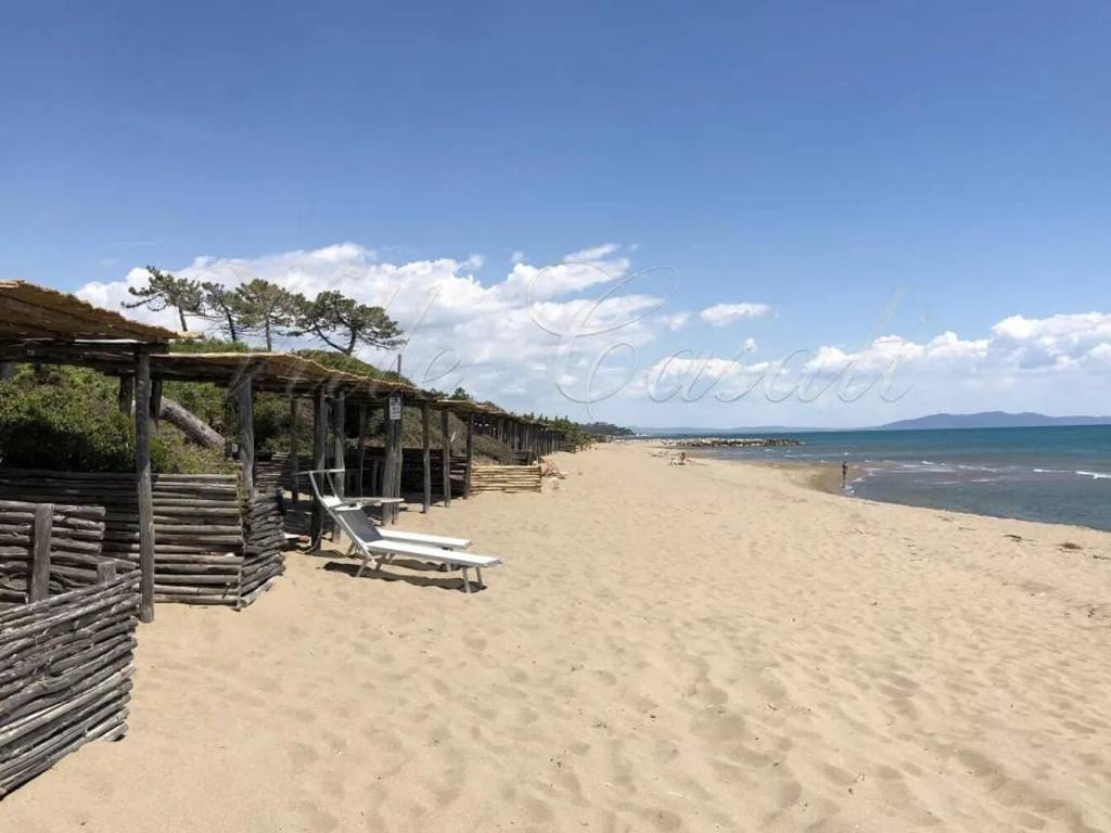 casa indipendente in vendita a Castiglione della Pescaia in zona Roccamare