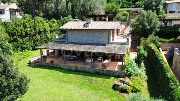 casa indipendente in vendita a Castiglione della Pescaia in zona Punta Ala