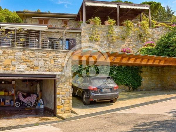 casa indipendente in vendita a Castiglione della Pescaia in zona Punta Ala
