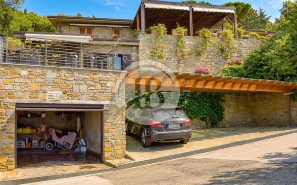 casa indipendente in vendita a Castiglione della Pescaia in zona Punta Ala
