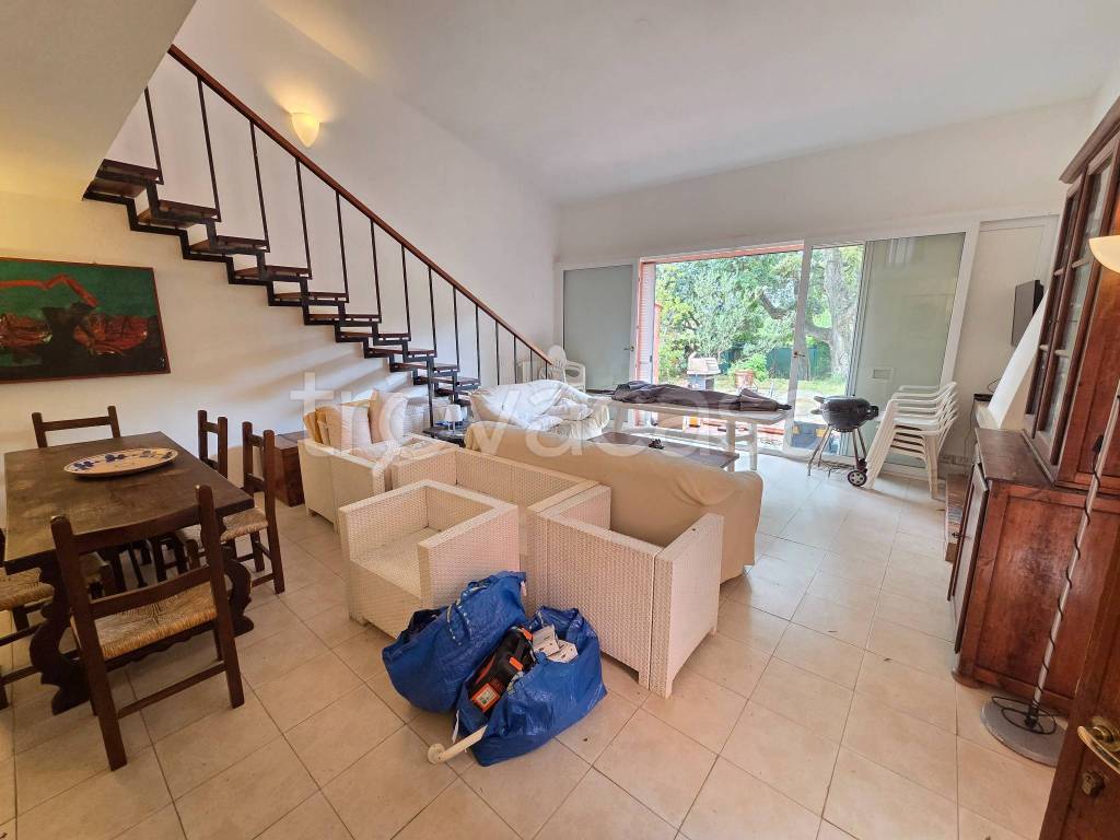 casa indipendente in vendita a Castiglione della Pescaia in zona Punta Ala