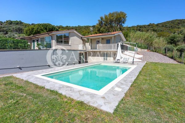 casa indipendente in vendita a Castiglione della Pescaia