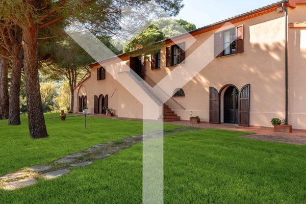 casa indipendente in vendita a Castiglione della Pescaia in zona Punta Ala