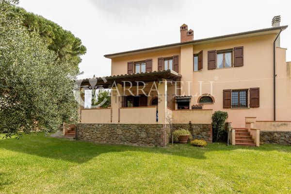 casale in vendita a Castiglione della Pescaia in zona Punta Ala