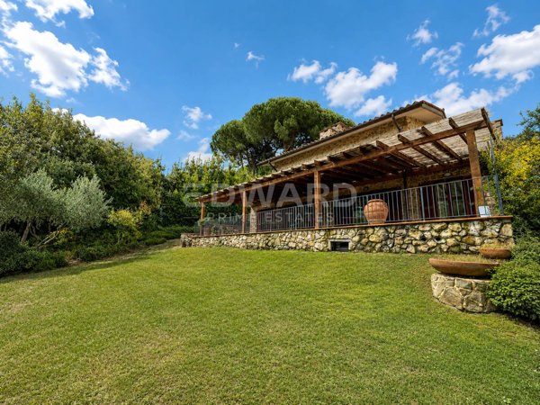 casa indipendente in vendita a Castiglione della Pescaia in zona Punta Ala