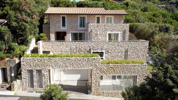 casa indipendente in vendita a Castiglione della Pescaia in zona Punta Ala