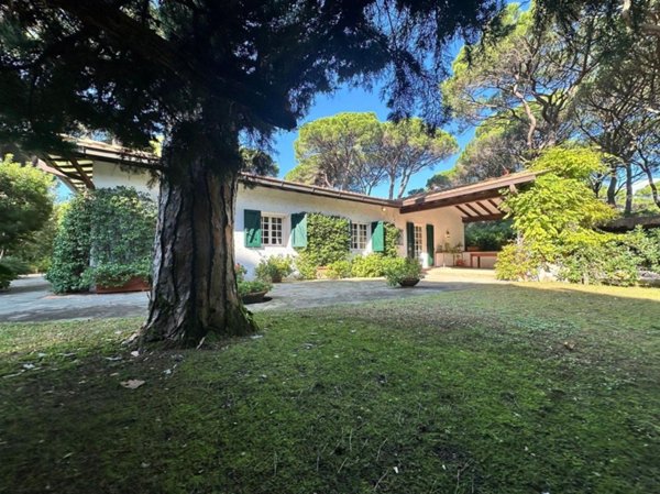 casa indipendente in vendita a Castiglione della Pescaia in zona Roccamare