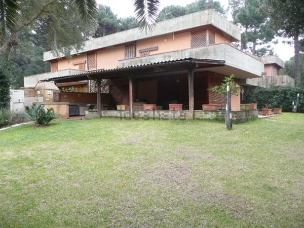casa indipendente in vendita a Castiglione della Pescaia in zona Ampio