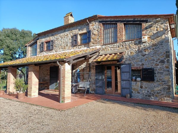 casa indipendente in vendita a Castiglione della Pescaia in zona Ampio