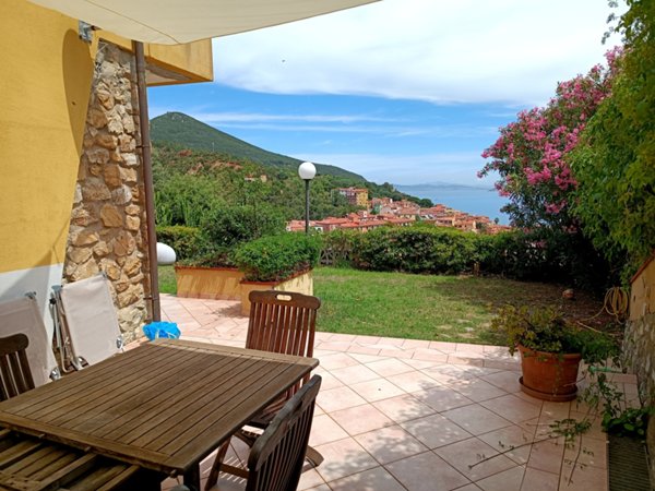 casa indipendente in vendita a Castiglione della Pescaia in zona Ampio