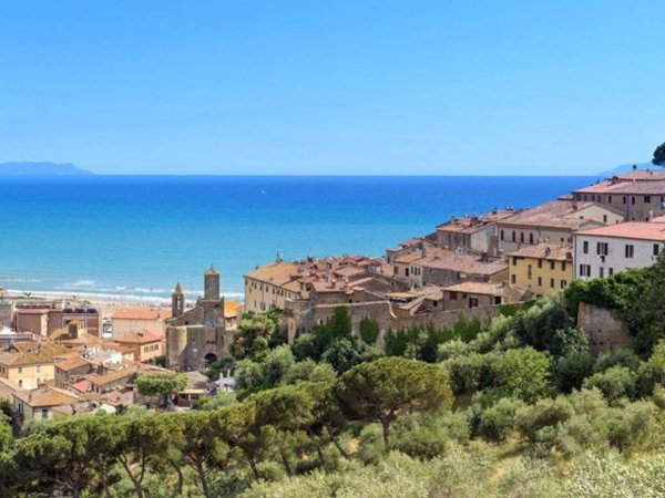 casa indipendente in vendita a Castiglione della Pescaia in zona Punta Ala