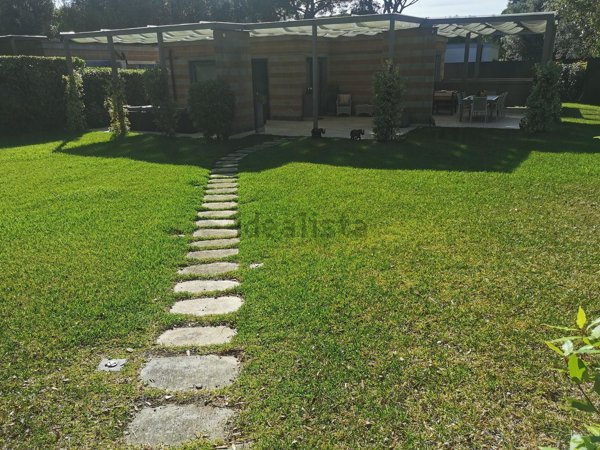 casa indipendente in vendita a Castiglione della Pescaia in zona Ampio
