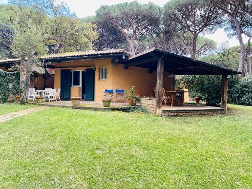 casa indipendente in vendita a Castiglione della Pescaia in zona Roccamare