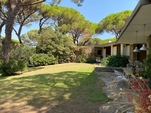 casa indipendente in vendita a Castiglione della Pescaia in zona Roccamare
