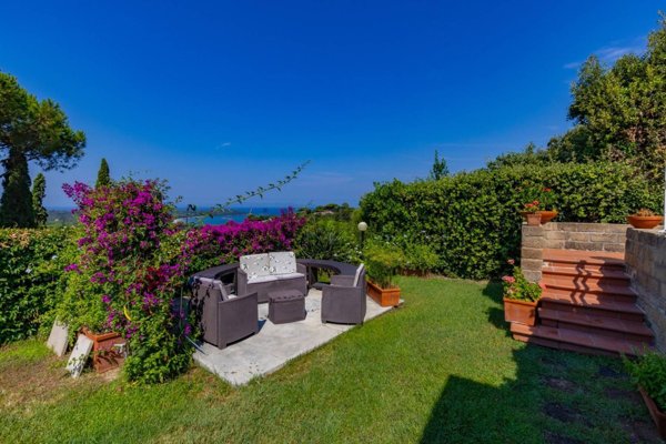 appartamento in vendita a Castiglione della Pescaia in zona Punta Ala