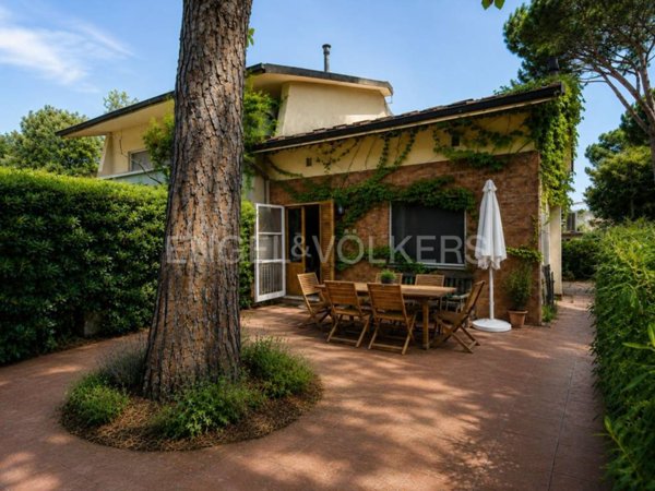 casa indipendente in vendita a Castiglione della Pescaia in zona Roccamare