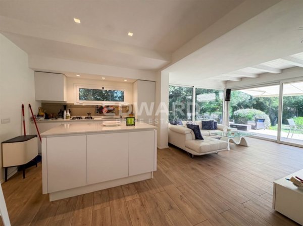 casa indipendente in vendita a Castiglione della Pescaia in zona Punta Ala