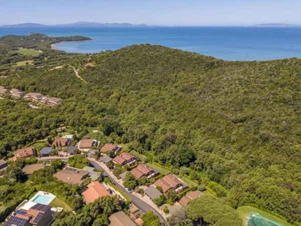casa indipendente in vendita a Castiglione della Pescaia in zona Punta Ala