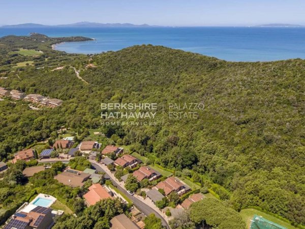 casa indipendente in vendita a Castiglione della Pescaia in zona Punta Ala