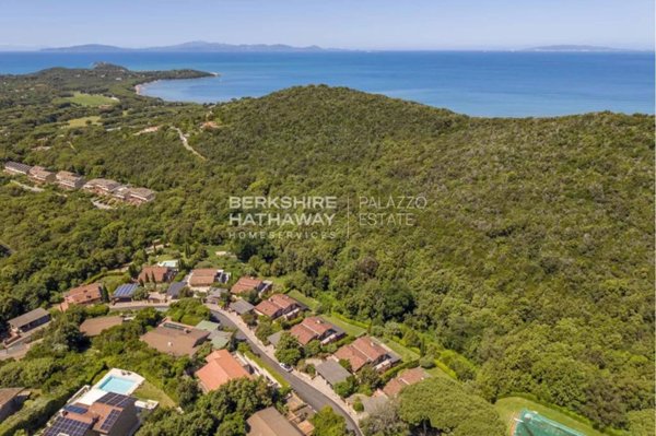 casa indipendente in vendita a Castiglione della Pescaia in zona Punta Ala