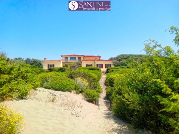 casa indipendente in vendita a Castiglione della Pescaia in zona Ampio