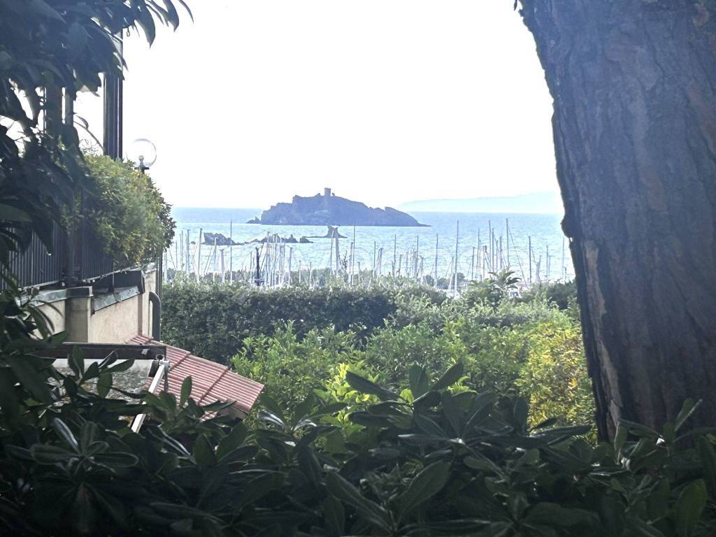 casa indipendente in vendita a Castiglione della Pescaia in zona Punta Ala
