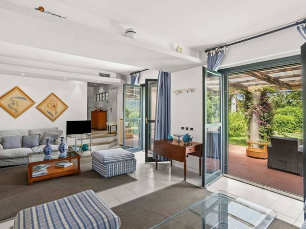 casa indipendente in vendita a Castiglione della Pescaia in zona Punta Ala