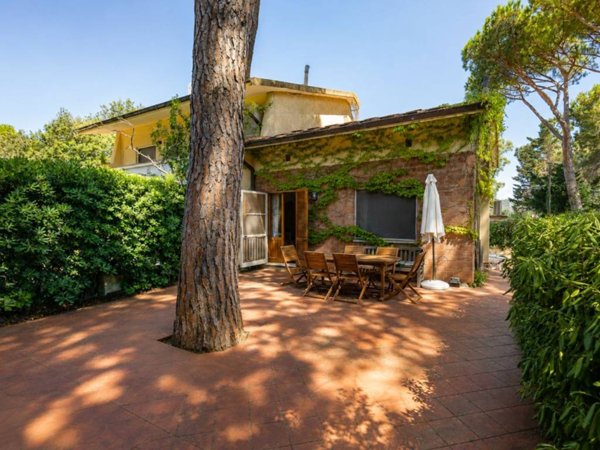 casa indipendente in vendita a Castiglione della Pescaia in zona Roccamare