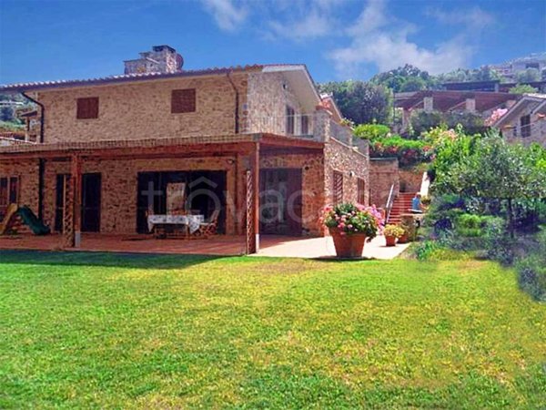casa indipendente in vendita a Castiglione della Pescaia in zona Punta Ala