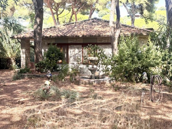 casa indipendente in vendita a Castiglione della Pescaia in zona Riva del Sole