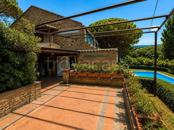 casa indipendente in vendita a Castiglione della Pescaia in zona Punta Ala
