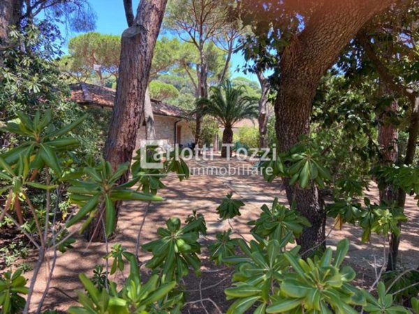 casa indipendente in vendita a Castiglione della Pescaia in zona Riva del Sole