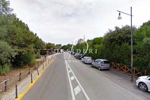 box auto in vendita a Castiglione della Pescaia in zona Punta Ala
