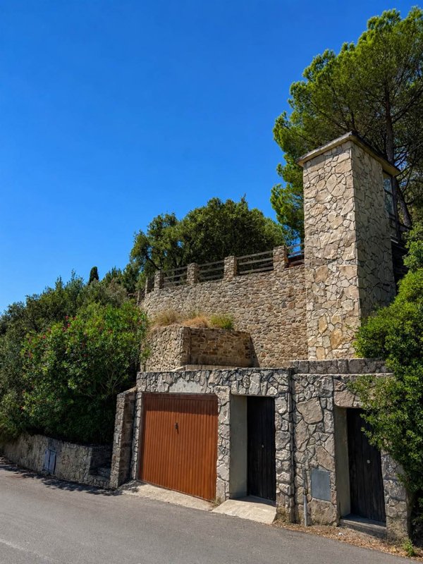 casa indipendente in vendita a Castiglione della Pescaia in zona Ampio