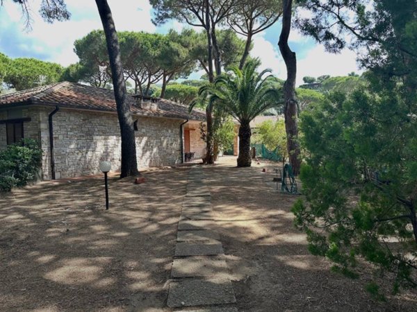 casa indipendente in vendita a Castiglione della Pescaia in zona Riva del Sole