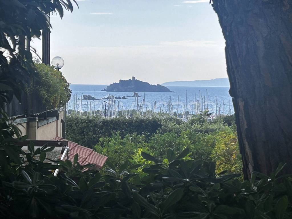 appartamento in vendita a Castiglione della Pescaia in zona Punta Ala