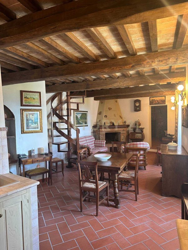 appartamento in vendita a Cinigiano in zona Monticello Amiata