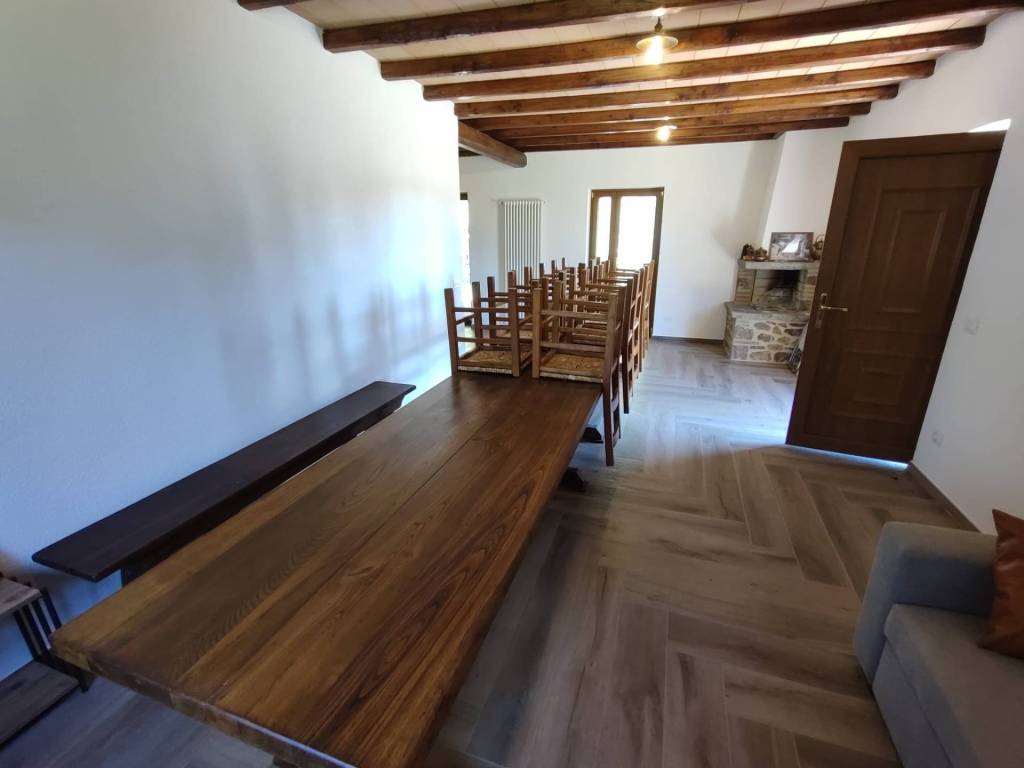 negozio in vendita a Cinigiano in zona Poggi del Sasso
