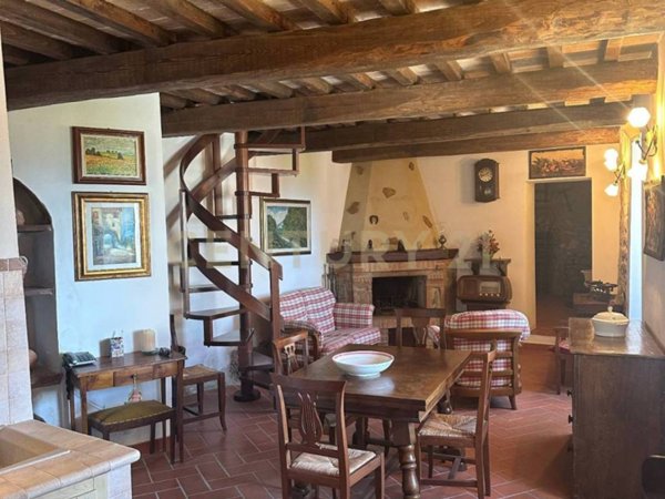 appartamento in vendita a Cinigiano in zona Monticello Amiata